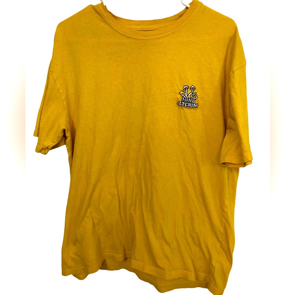 PacSun Mind Altering Stitched Logo MUSHROOMS Yellow Men’s M T-Shirt